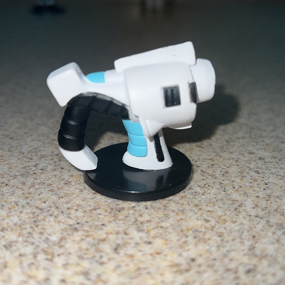 2019 Ratchet & Clank Enemy Robot “Electroid” comes w/ Accessories collectible - Picture 8 of 14